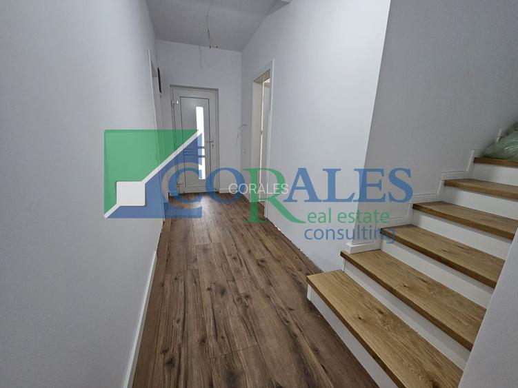 Despartit prin casa scarii! Zona buna! Asfalt! Toate utilitatile! - 2