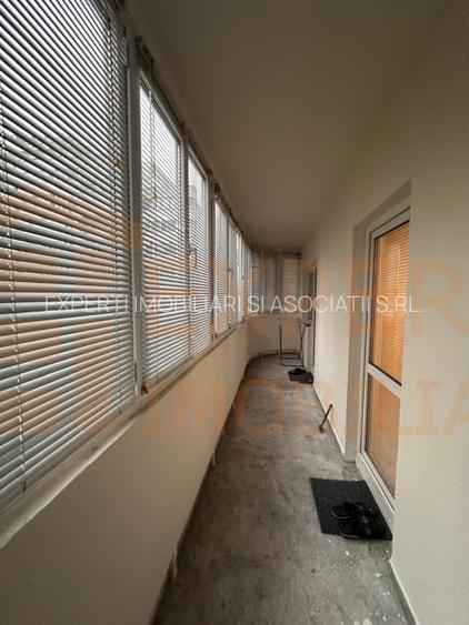 Garsoniera decomandata, situata in zona Dacia - 8