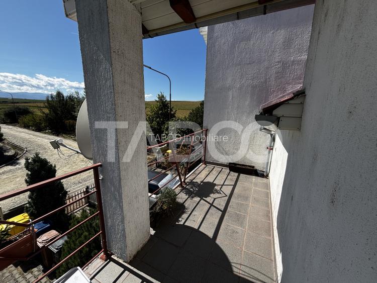 Casa tip insiruita de vanzare 100mpu 210mp teren   Sura Mica Sibiu - 9