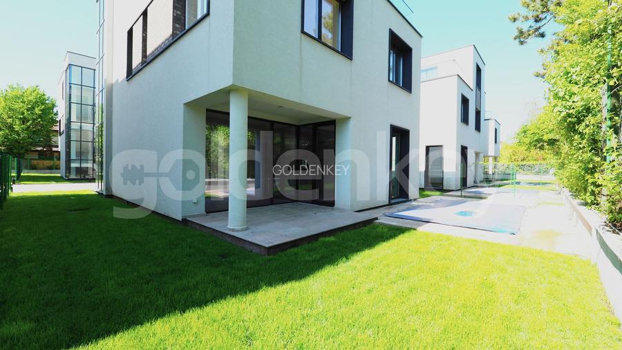 Vila moderna si luminoasa cu 5 camere | piscina | 2 garaje - 2