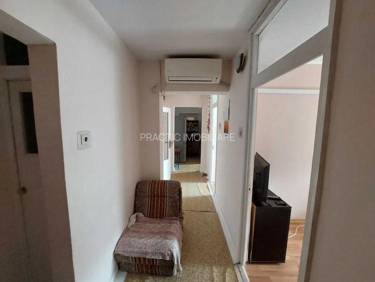 Apartament cu 4 camere in Micro 17 - 7
