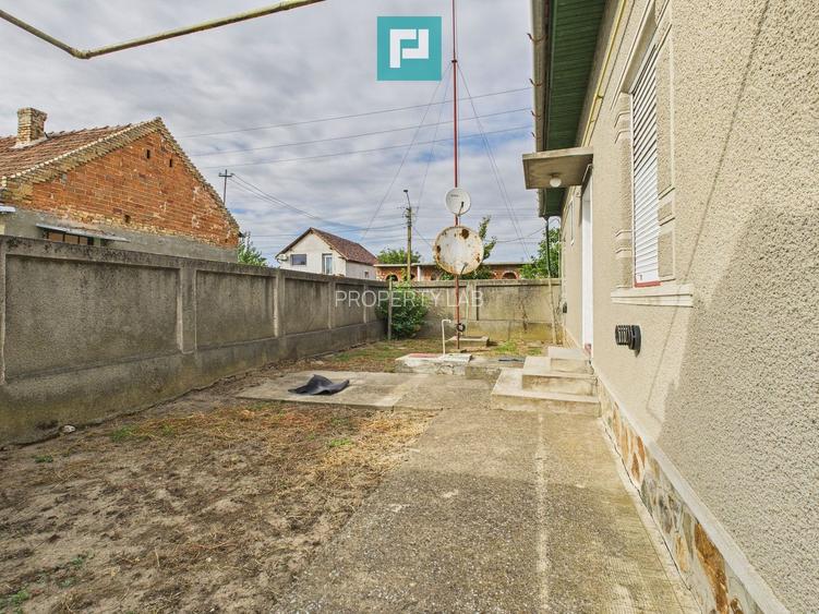 Casă cu teren generos, zonă centrală, Curtici - 24