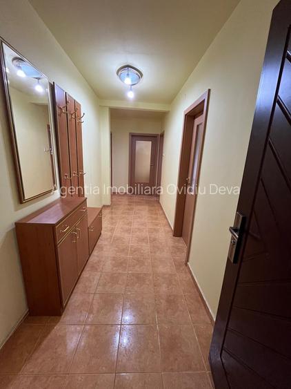Vand apartament 2 camere decomandat in Deva, situat pe  Bld. Balcescu, etaj 2, - 6
