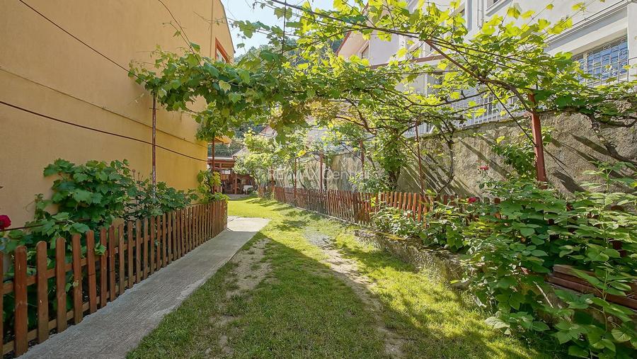 Proprietate rară în centrul Râșnovului, cu spațiu comercial - 3