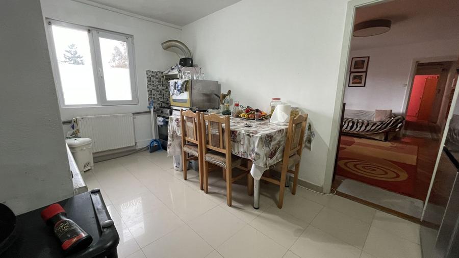Apartament 3 camere,parter,confort sporit,bloc izolat