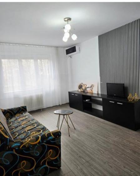 Apartament 3 camere  decomandat – Auchan Titan
