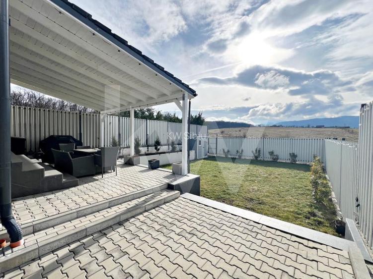 Casa noua 4 cam. moderna, mobilata si utilata, curte. 10 min. de Sibiu  - 18