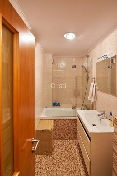 Proprietar, inchiriez apt. 2 camere, decomandat, Sebastian - Razoare - 12