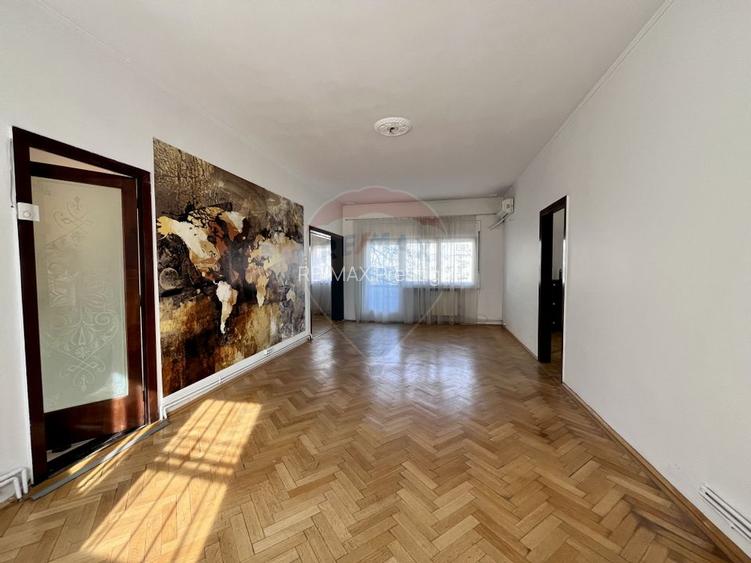 Apartament cu 4 camere nemobilat in P-ta Victoriei langa Orange - 2