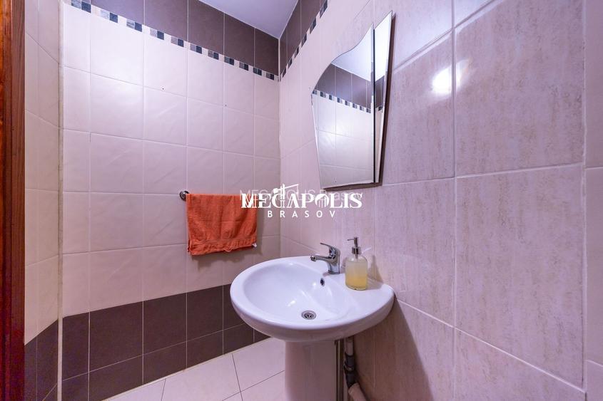 Pensiune de vânzare în Râșnov | 14 camere | 427 mp - 38