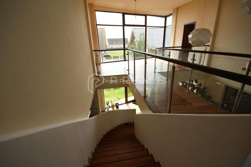 Vilă cu design și dotări deosebite de vânzare - 6