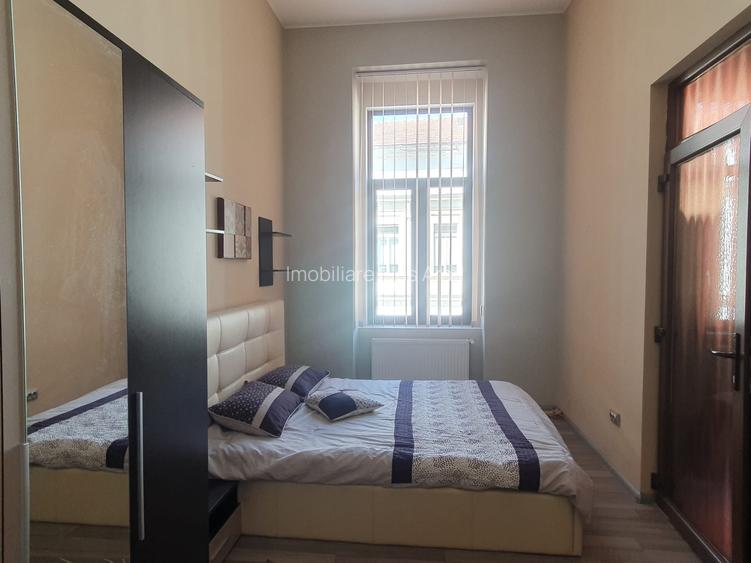 Vand apartament la casa ultracentral 3 camere etaj 1 - 4