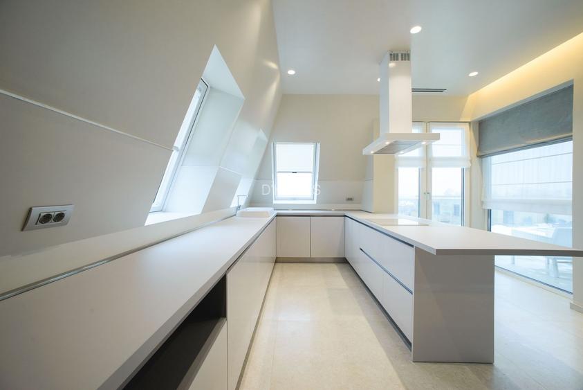 Penthouse for Rent, 5 Rooms, 230 sqm | Terrace 47 sqm | Parking - 3