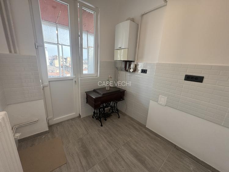 Bijuterie interbelică în centru - 14