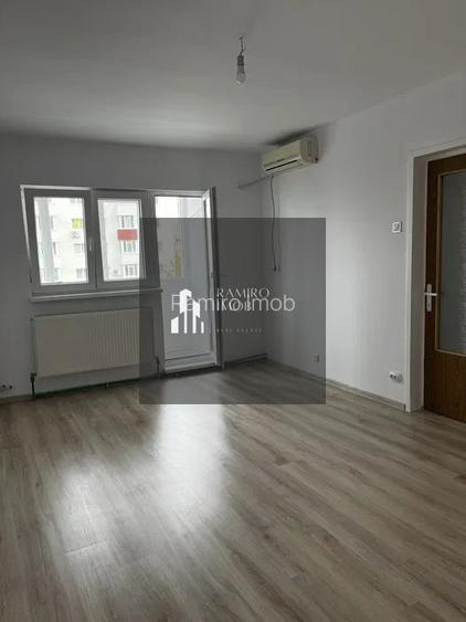 Apartament 2 camere decomandat, centrala proprie Luica Sector 4 - 2