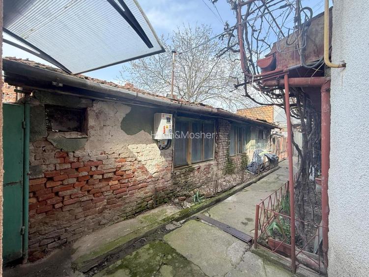 Apartament de vanzare la curte comună, 67,5 mp utili, teren 213 mp - 9