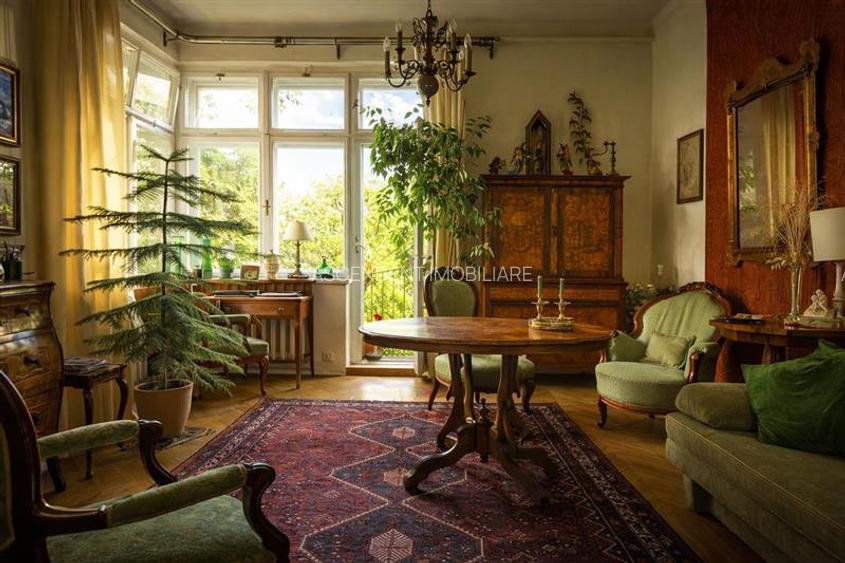 Vila distinctiva,pretabila si pentru 2 familii,  perspectiva panoramica remarcab - 2