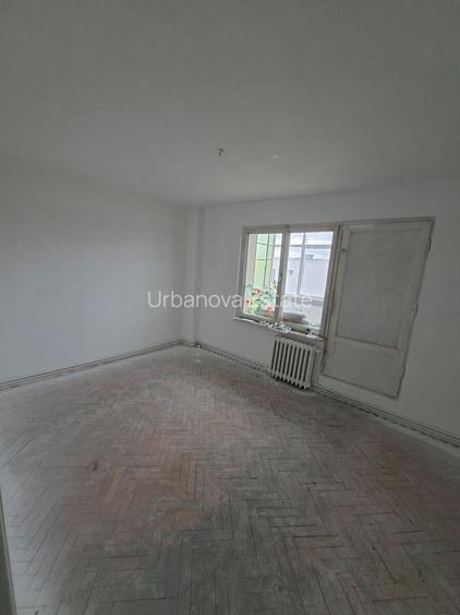 Apartament cu 3 camere,  et 4/8, 90 mp,  str Decebal/ Unirii - 4