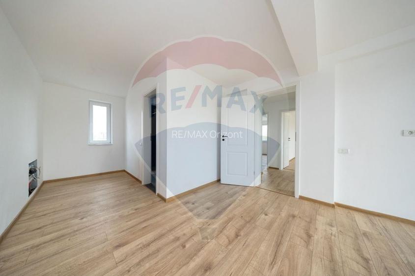 Vila moderna cu 4 camere,  P+E - teren 501 mp - 35