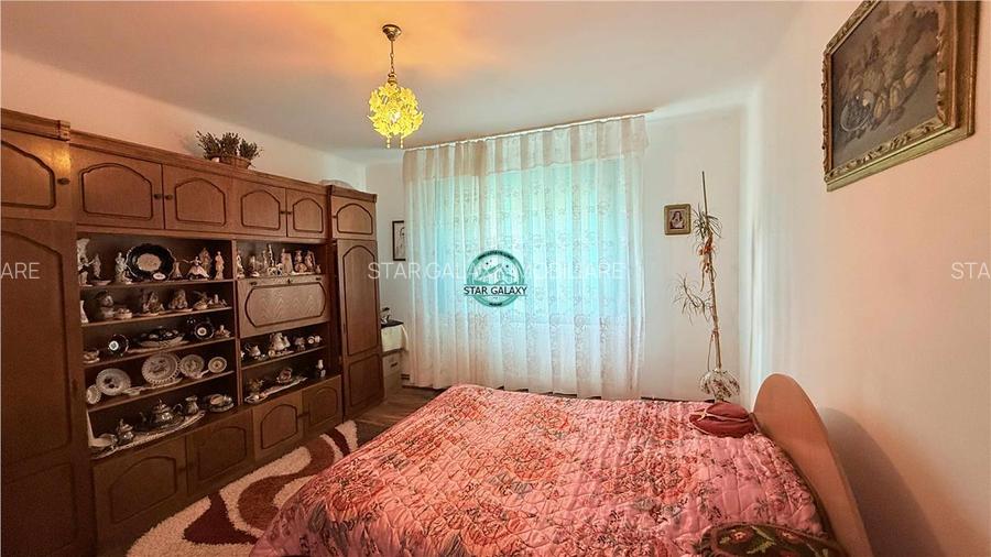 Vand casa cu 5 camere si teren 1040 mp in Toaca - 11