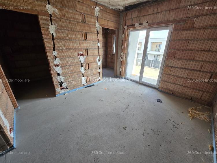 Duplex despartit prin camera tehnica M. Noua - 16