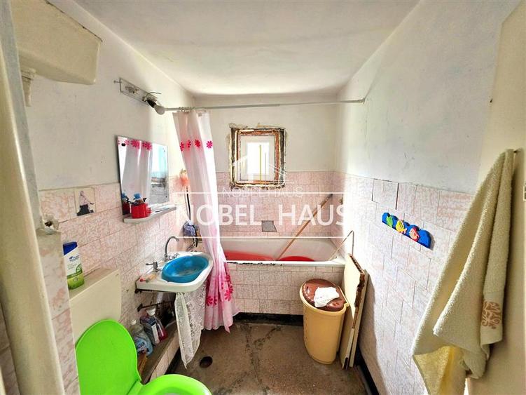 Apartament 3 camere, decomandat, etajul 4, zona biserica Sf Mina - 7