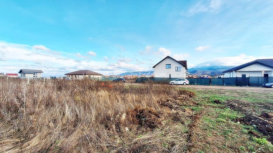 Vând teren comuna Cristian jud Brașov 714 metri patrați preț 78.000 E - 13