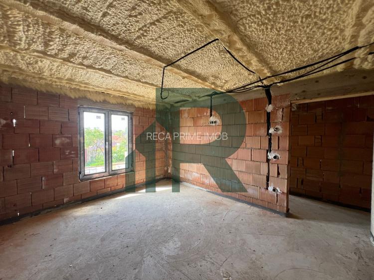 Casa individuala cu 4 camere 2 bai si terasa in Sura Mica - 9