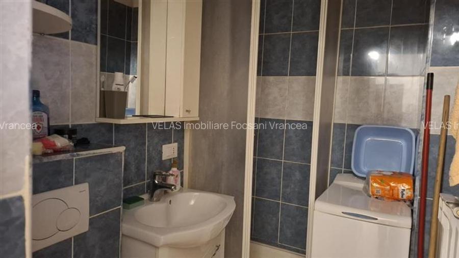 Garsoniera et 2, mobilata si utilata, zona centru Focsani - 8