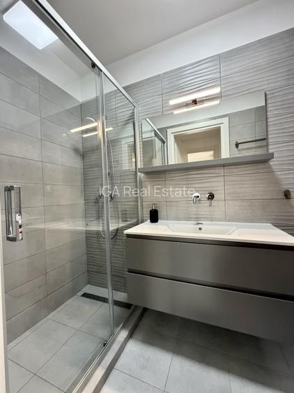 Vedere la mare in complex cu piscina si parcare privata - 5