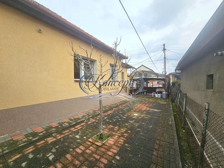 Casa solida cu teren drept si pozitie retrasa - 4