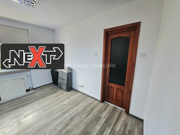 Apartament cu patru camere transformat în spațiu comercial - 2