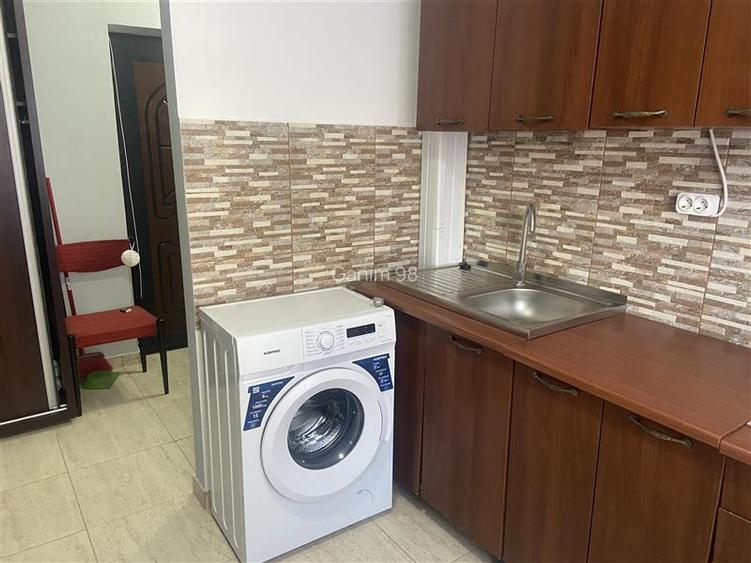 Garsoniera de inchiriat in Focsani , zona Gara , et 1 4 , renovata si mobilata c - 5