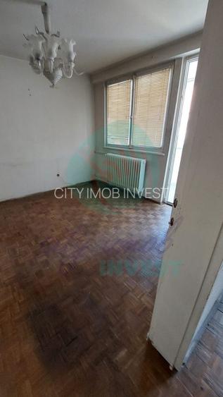 4 camere ultracentral | Universitate – Romană | Ideal locuire sau investiție - 3