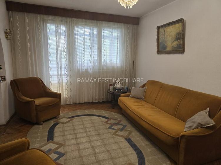 Titan, 7 minute metrou, pe Liviu Rebreanu, farmacia Tei, bloc 4 etaje - 5