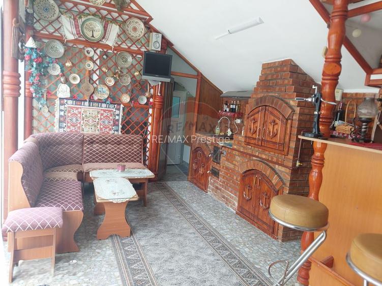 Casă / Vilă cu 10 camere de vânzare în zona Central - 13