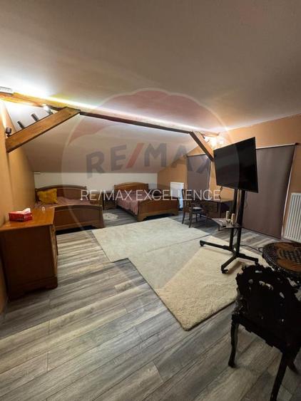 Casă / Vilă cu 7 camere de vânzare - 6