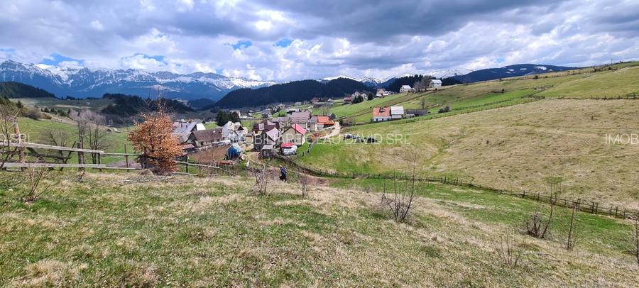 Teren Intravilan de Poveste în Fundata 3.694 mp și 4.793mp - 4