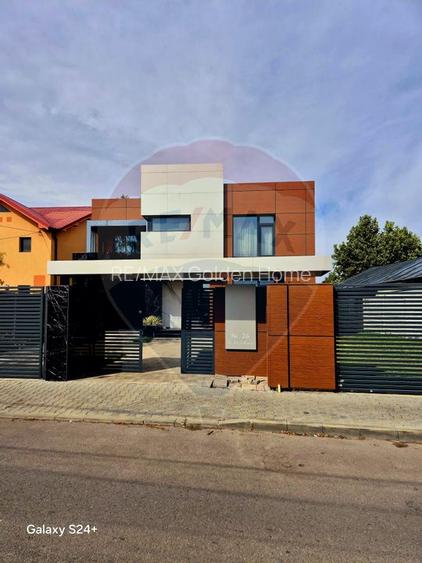 Casa / Vila cu 4 camere de vanzare in zona Central - 2