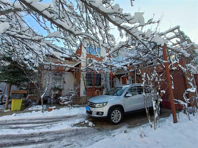 Casa Calea Calarasilor - Hala Traian | renovata si consolidata 2001 | curte comu - 2