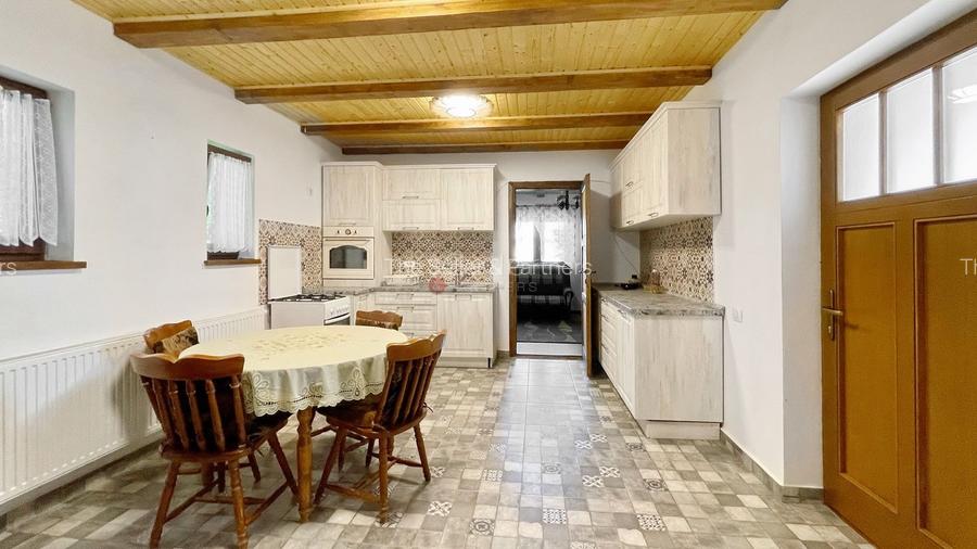 Complex de 3 case pe 18000 mp teren - 42