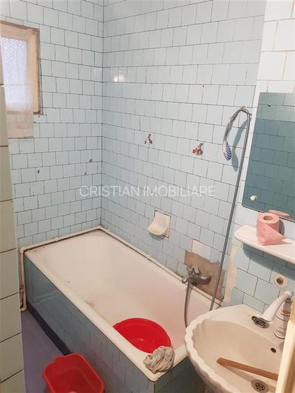 Apartament 3 camere, 70mp, zona Garii, etaj 1 - 9