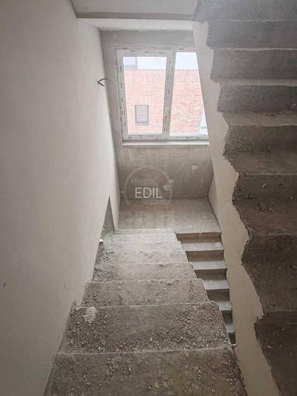 Dulplex de 4 camere, zona Razoare !!! - 9