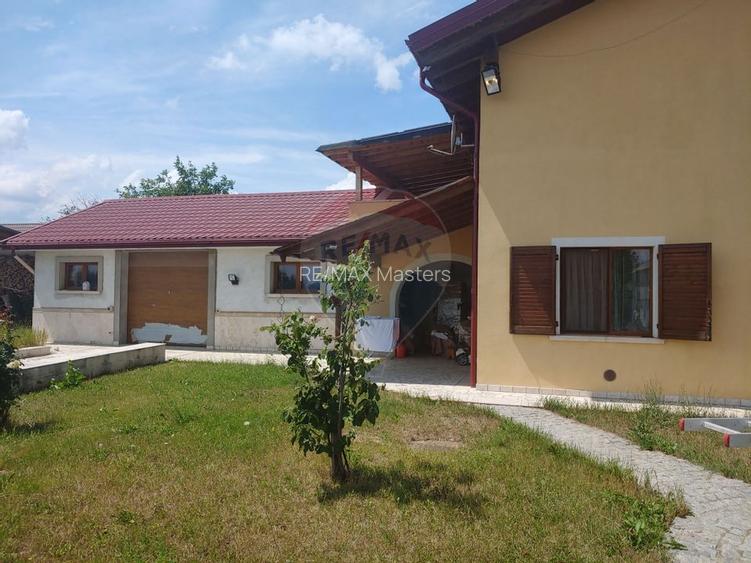 Casă / Vilă de lux cu 5 camere de vânzare în Vadu Moldovei, Suceava - 29