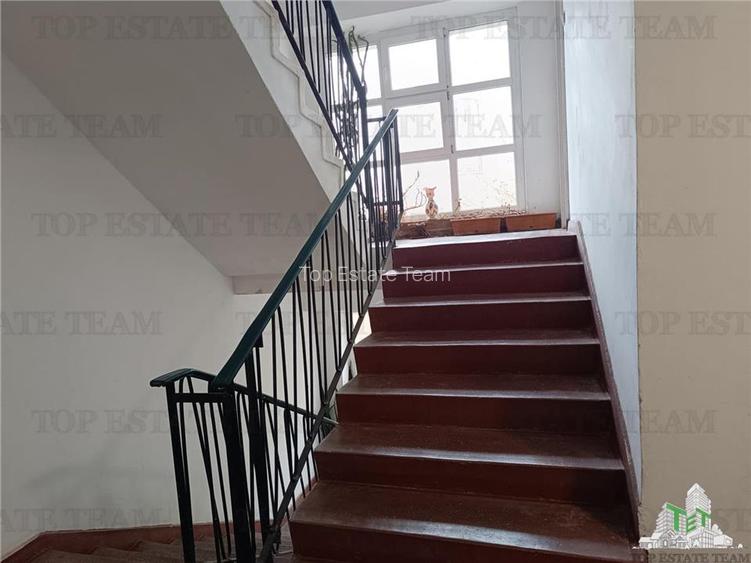 Vanzare apartament 3 camere Ion Mihalache- Piata 1 Mai - 8