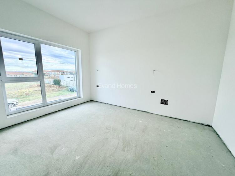 Duplex Mosnita 4 camere -3 bai- 110 mp-toate utilitatile + Asfalt - 17