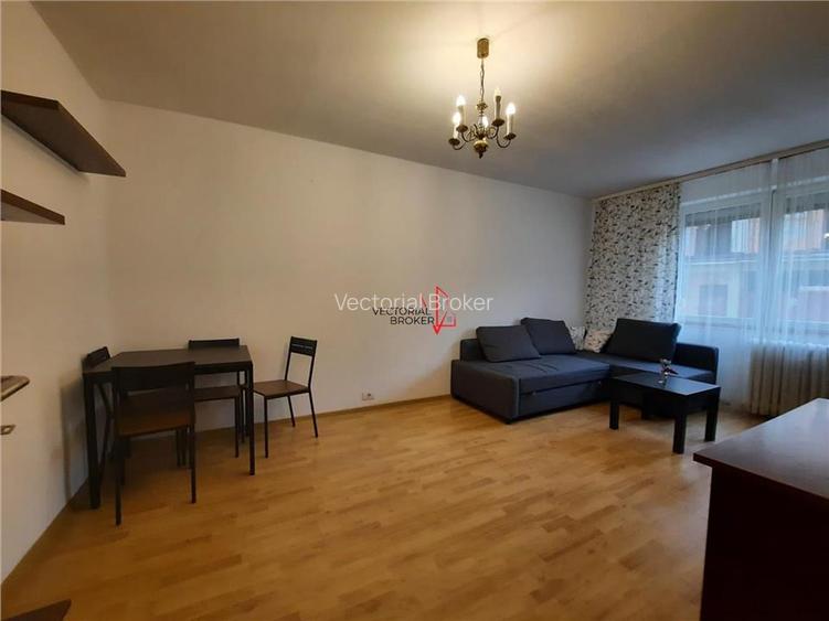 Garsoniera Decomandata, 35 mp, bloc mixt, Mobilata si Utilata Modern -  Metrou I - 2
