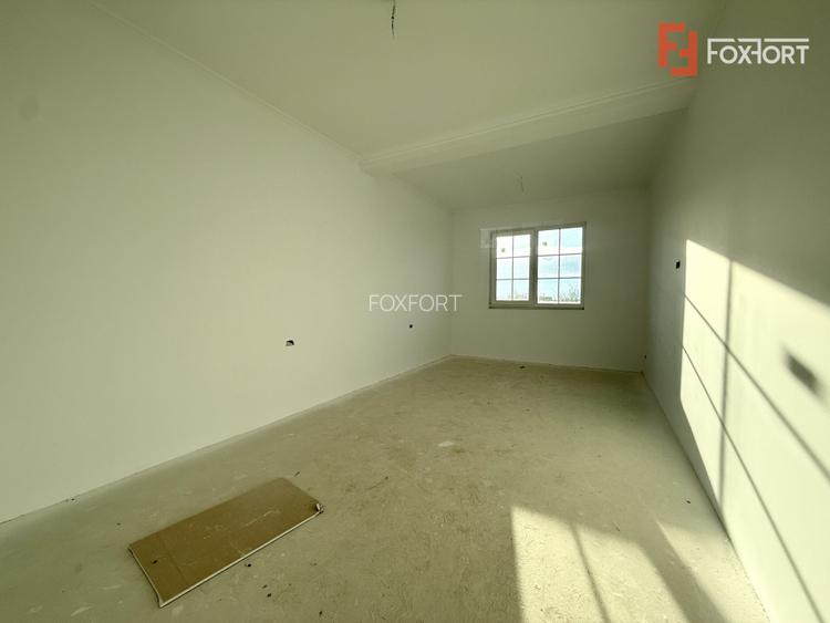 Duplex cu 5 camere despartit prin camera tehnica, in Giarmata - 12