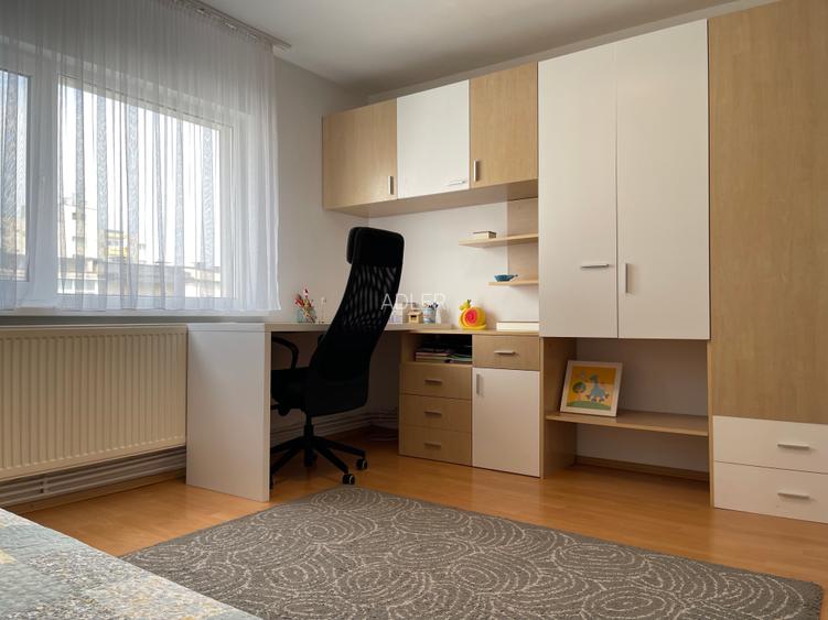 Zona Eroilor, apartament 3 camere decomandate, 2 grupuri sanitare - 12