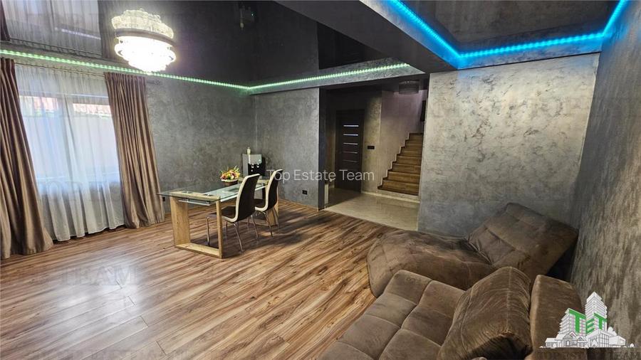 2 case  la pret de una in Valu lui Traian - 8